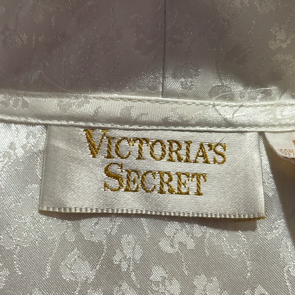 Victoria’s Secret Candlelight Jacquard Maxi Floral Bridal Robe - Picture 9 of 11